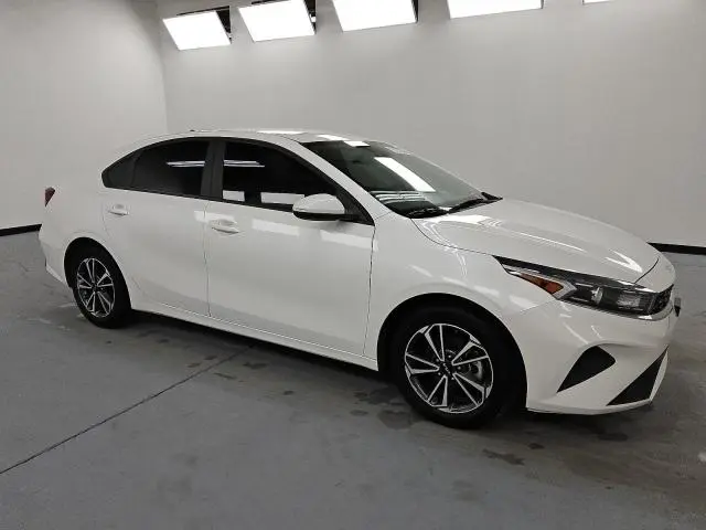 2022 KIA FORTE FE  