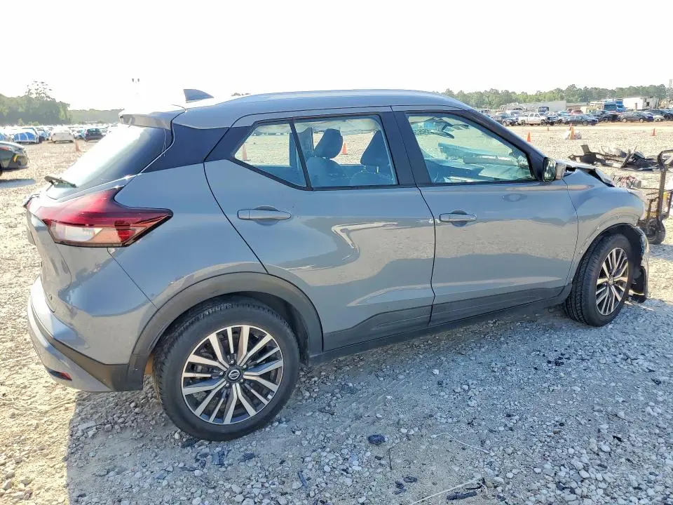2021 NISSAN KICKS SV  