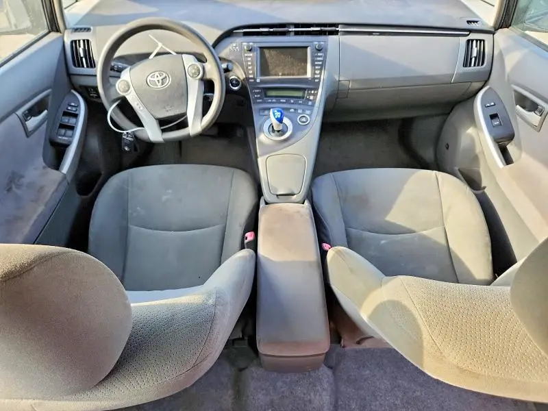 2010 TOYOTA PRIUS III  