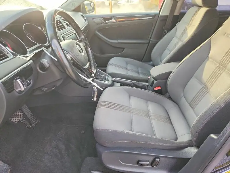 2017 VOLKSWAGEN JETTA SE  
