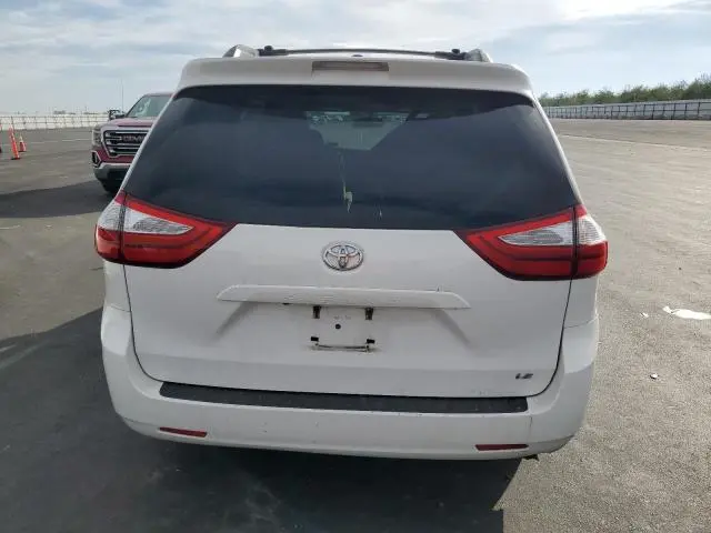 2017 TOYOTA SIENNA LE  