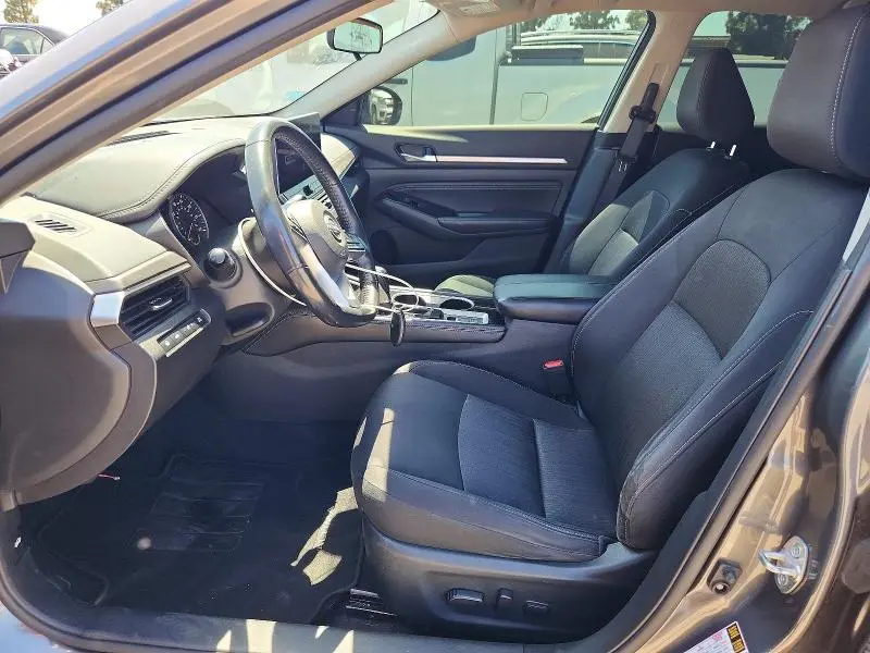 2023 NISSAN ALTIMA SV  