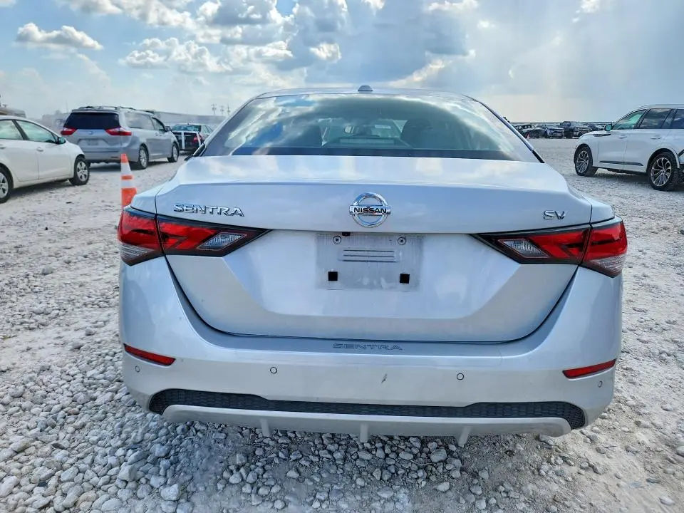 2022 NISSAN SENTRA SV  