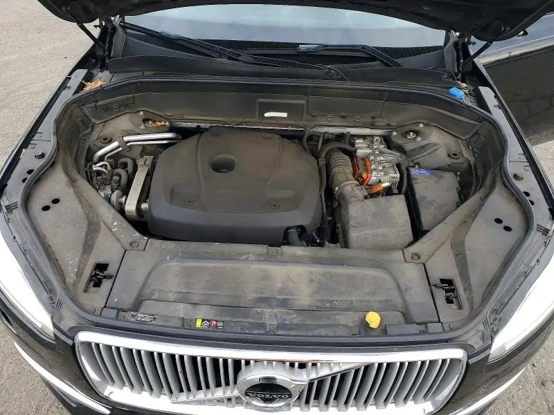 2017 VOLVO XC90 T8  