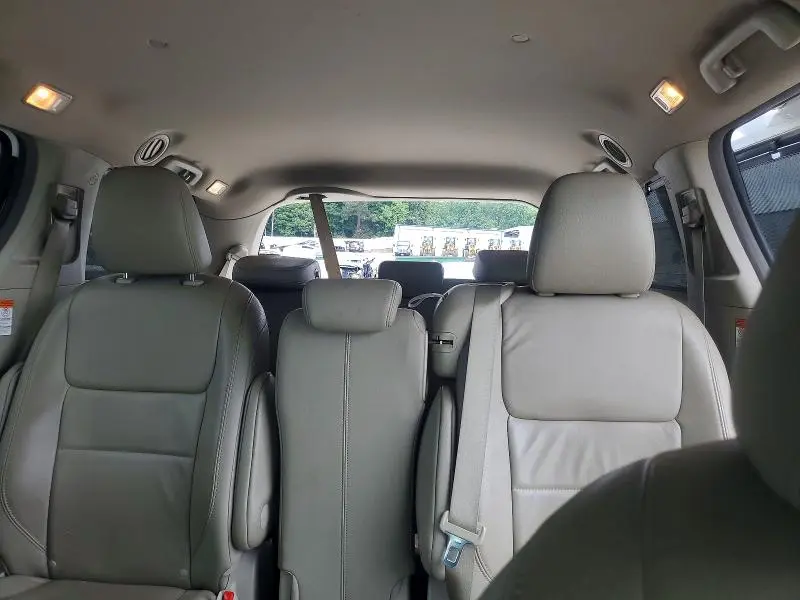 2015 TOYOTA SIENNA XLE 8-PASSENGER  