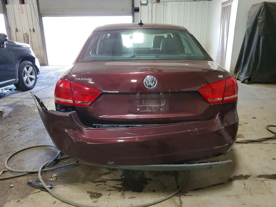 2013 VOLKSWAGEN PASSAT SE  