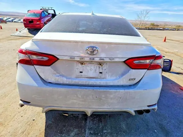 2019 TOYOTA CAMRY SE  