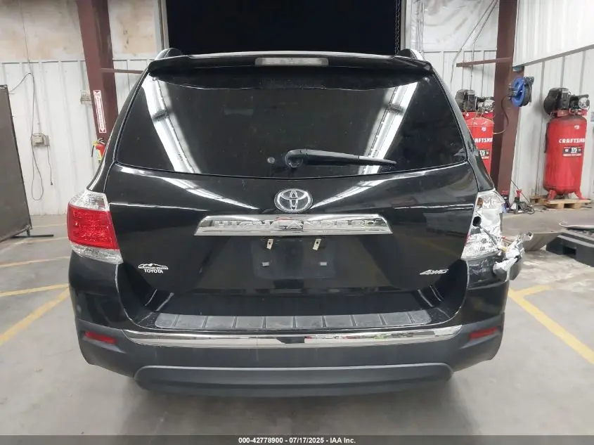 2013 TOYOTA HIGHLANDER SE V6
