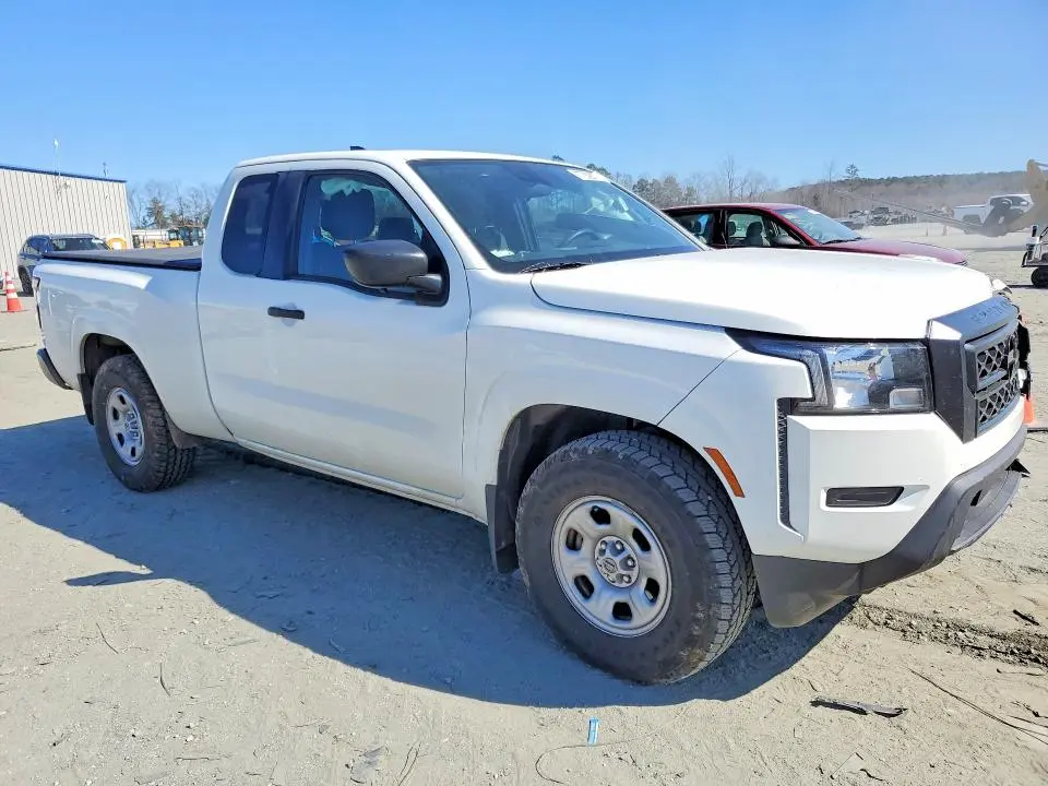 2023 NISSAN FRONTIER S  