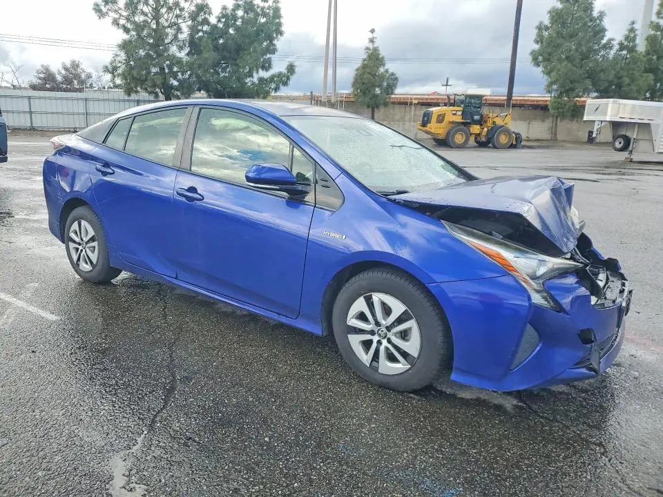 2017 TOYOTA PRIUS   