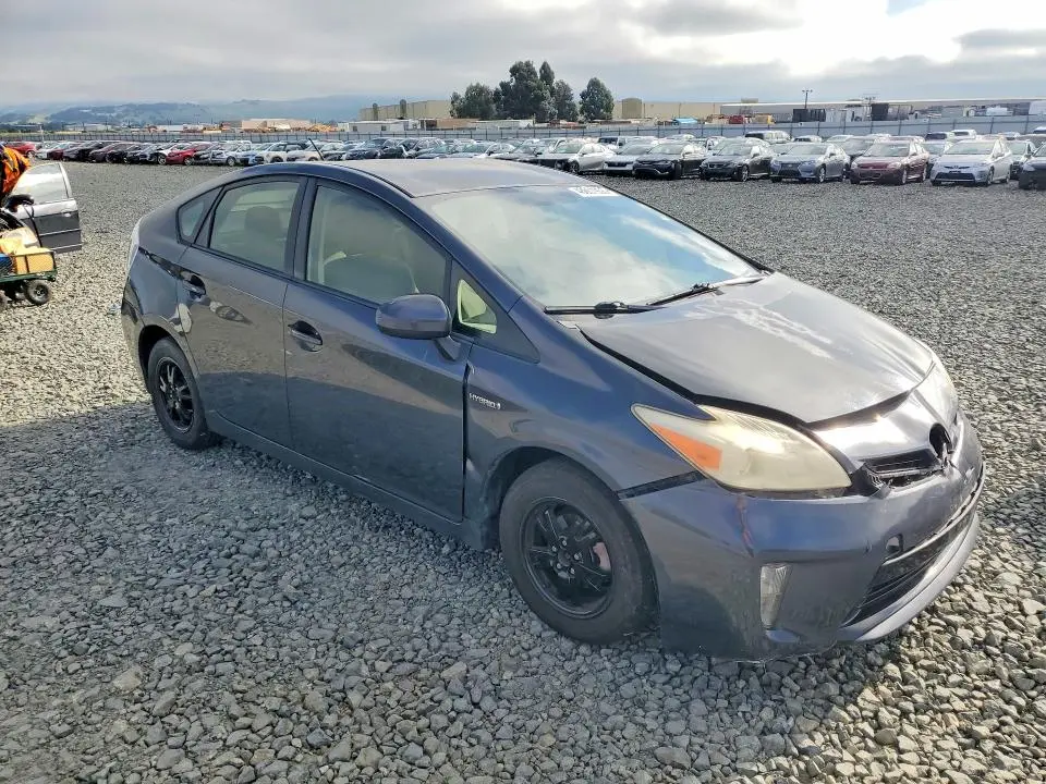 2013 TOYOTA PRIUS TWO  