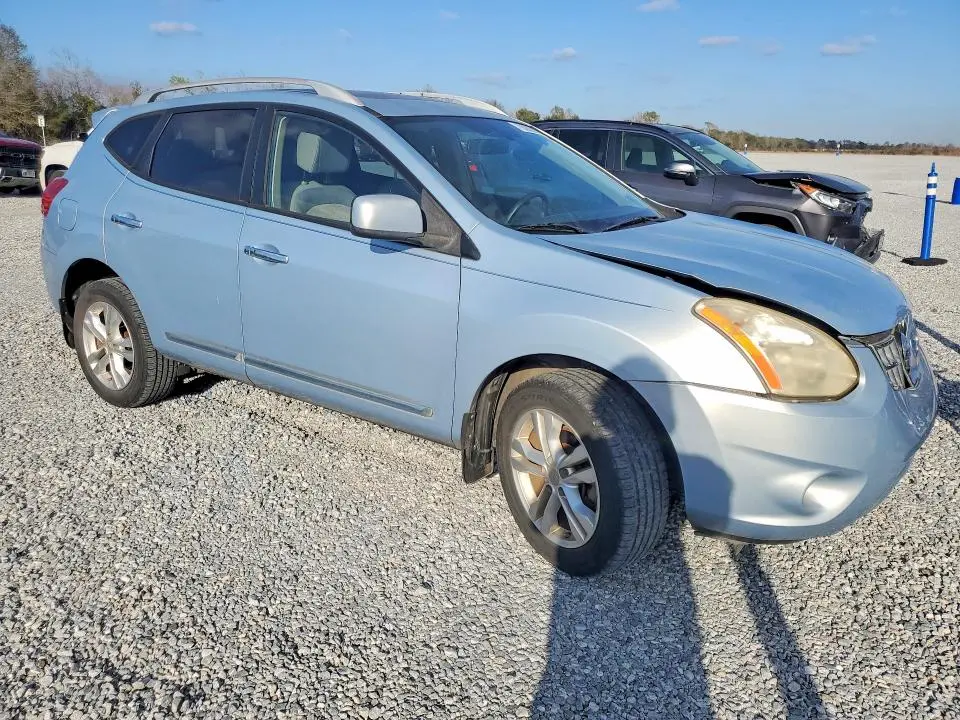 2013 NISSAN ROGUE S  
