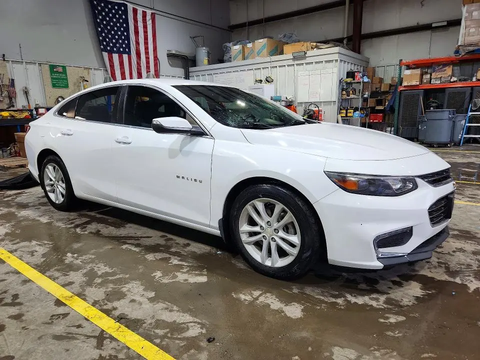 2017 CHEVROLET MALIBU LT  