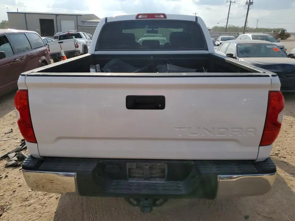 2017 TOYOTA TUNDRA CREWMAX SR5  