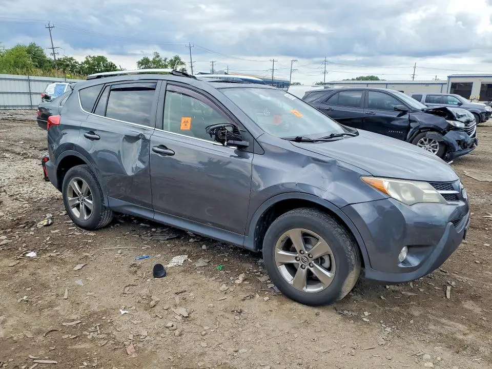2015 TOYOTA RAV4 XLE  