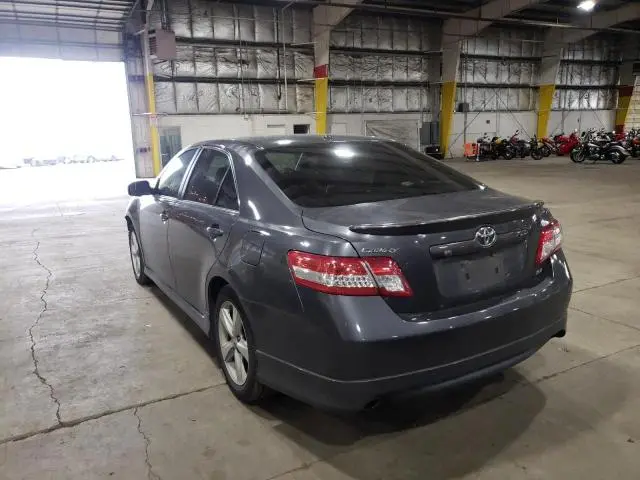 2011 TOYOTA CAMRY SE