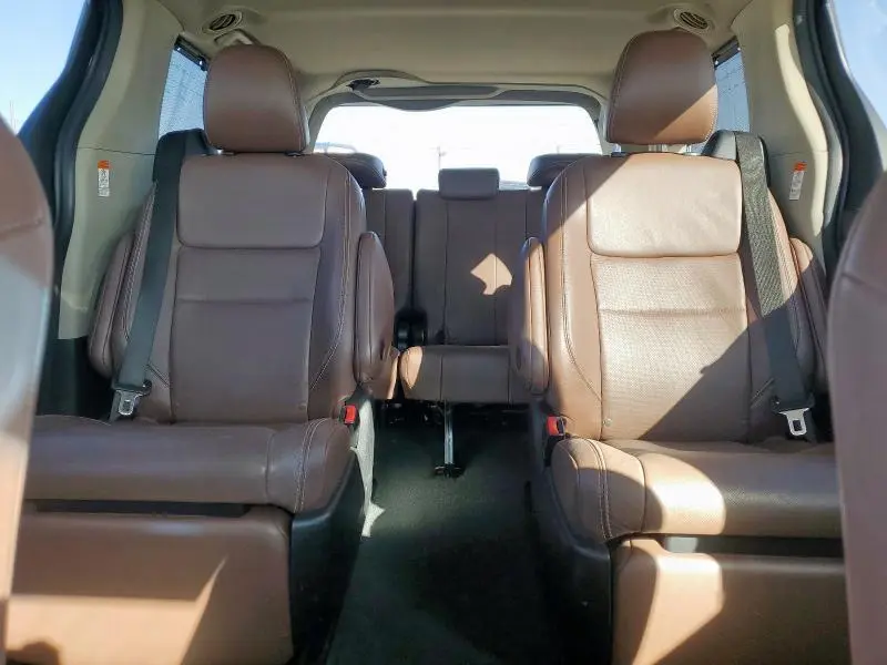 2015 TOYOTA SIENNA XLE  