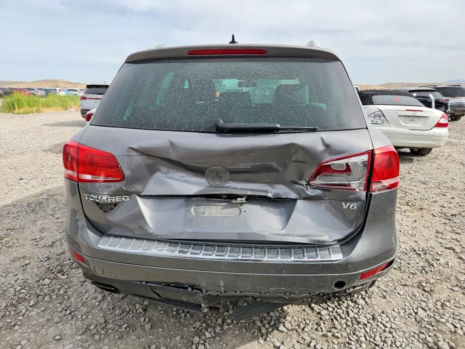 2013 VOLKSWAGEN TOUAREG V6  