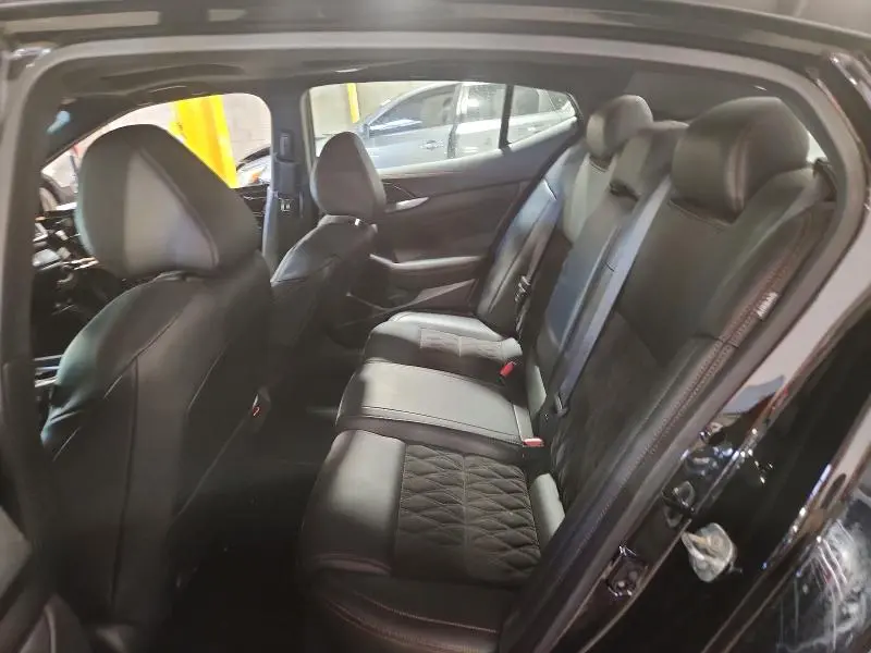 2022 NISSAN MAXIMA SR  