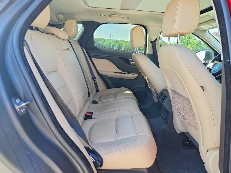2018 JAGUAR F-PACE PRESTIGE  