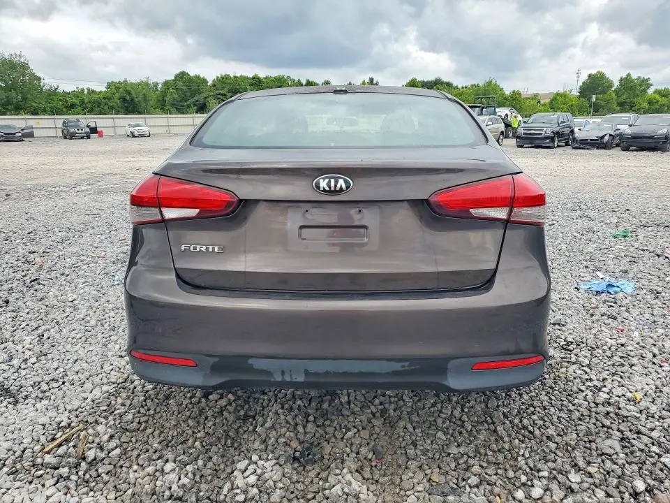 2018 KIA FORTE LX  