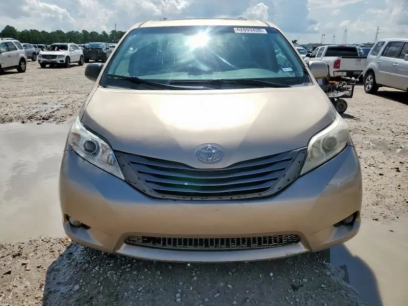 2012 TOYOTA SIENNA XLE  