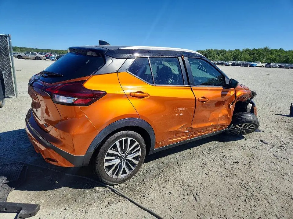 2023 NISSAN KICKS SV  