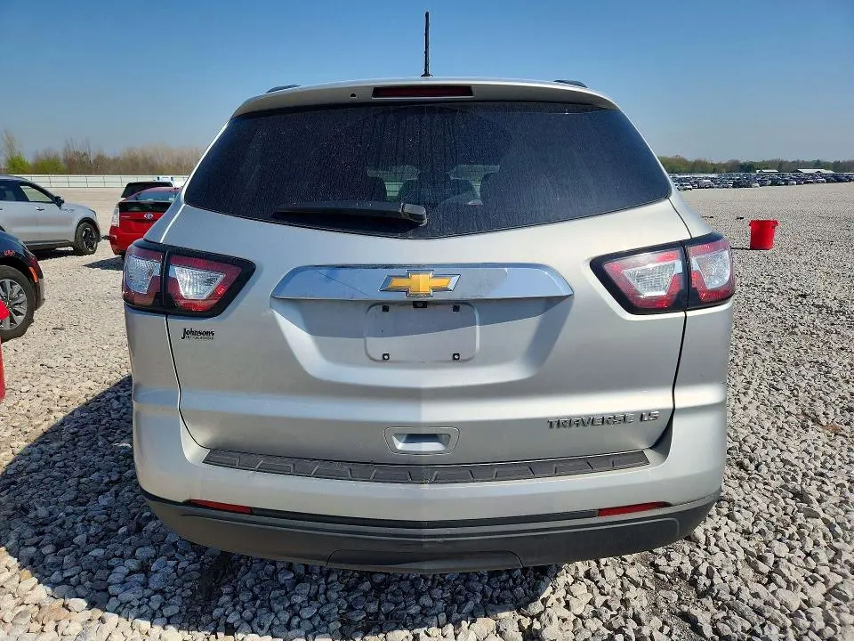 2014 CHEVROLET TRAVERSE LS  