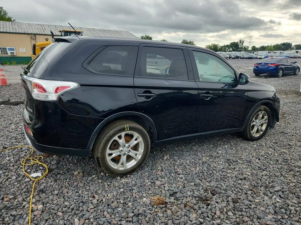 2015 MITSUBISHI OUTLANDER SE  