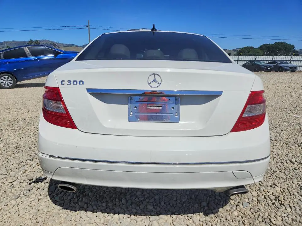 2011 MERCEDES-BENZ C 300  