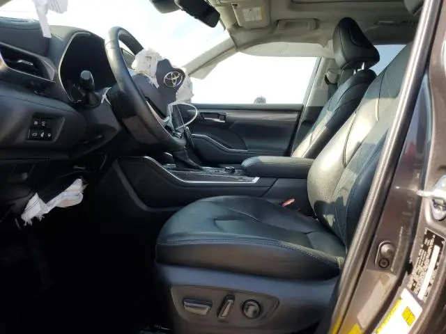 2022 TOYOTA HIGHLANDER PLATINUM  