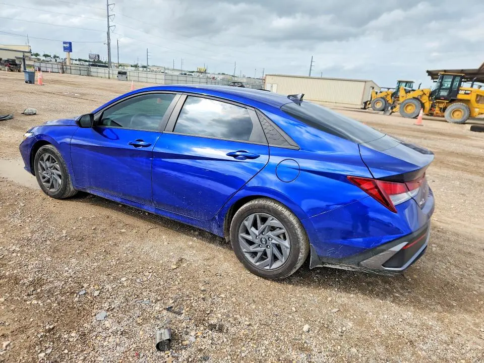 2024 HYUNDAI ELANTRA SEL  