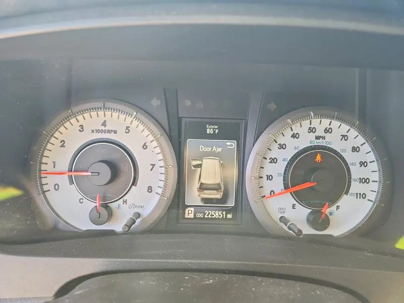 2018 TOYOTA SIENNA SE PREMIUM 8-PASSENGER  
