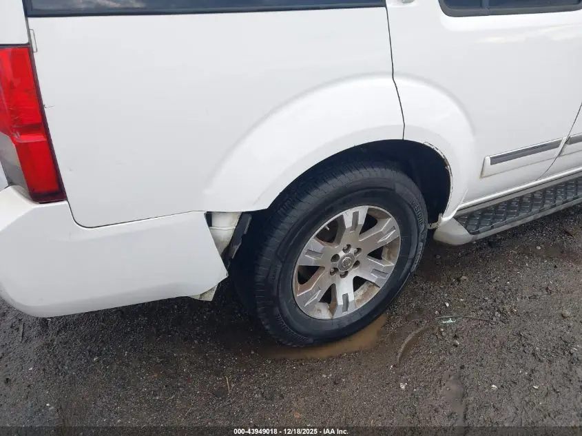 2011 NISSAN PATHFINDER SILVER