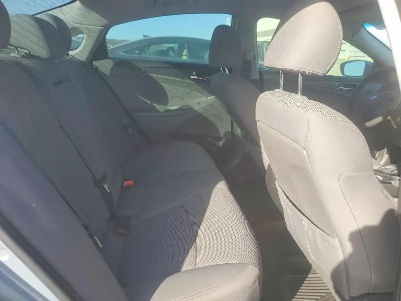 2011 HYUNDAI SONATA GLS  