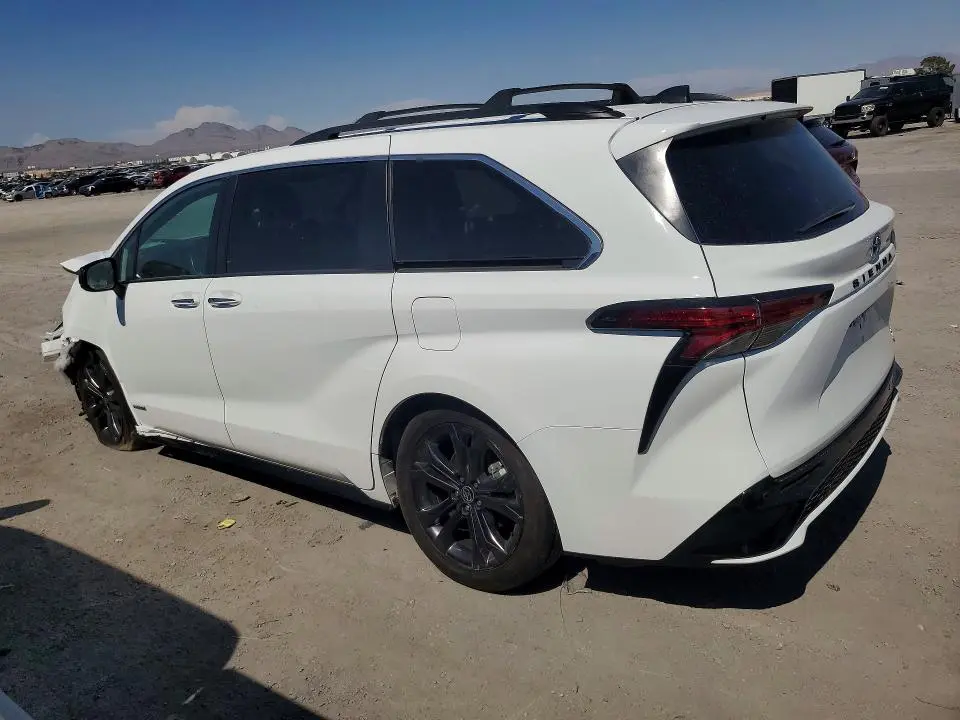 2021 TOYOTA SIENNA XSE  