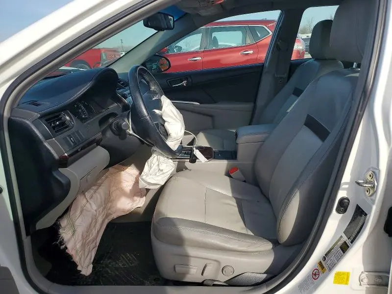 2013 TOYOTA CAMRY XLE  