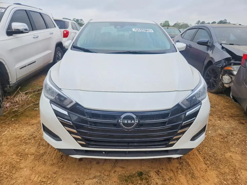 2023 NISSAN VERSA SV  