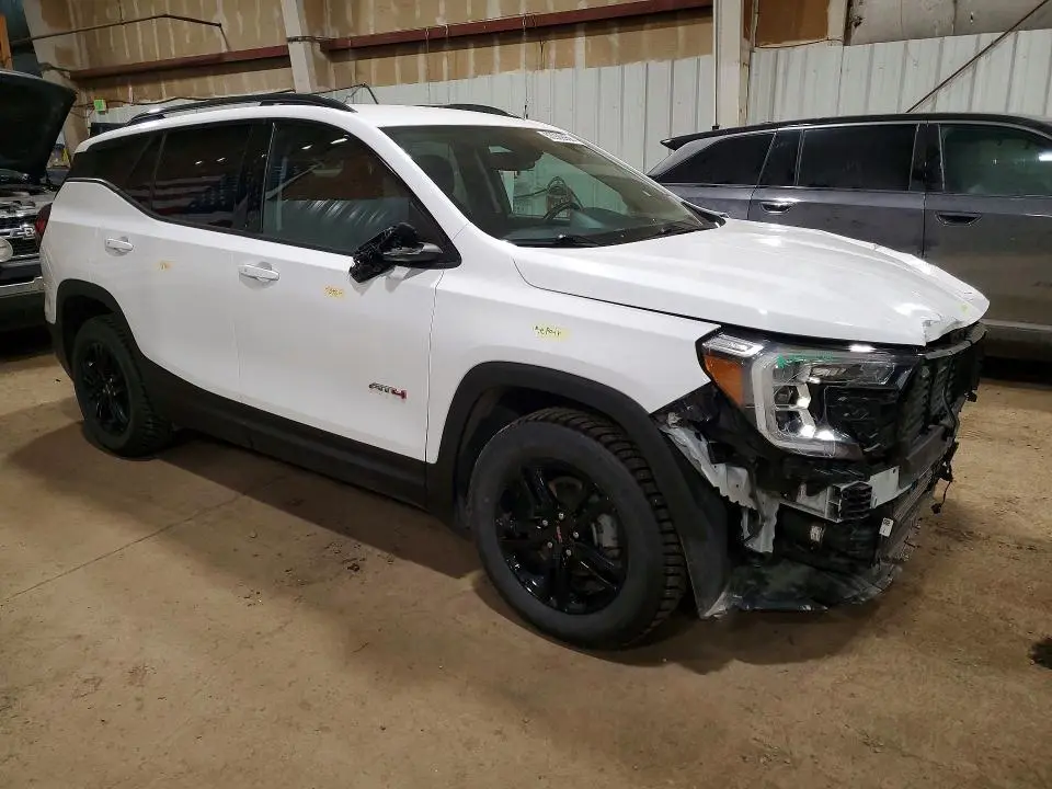 2023 GMC TERRAIN AT4  