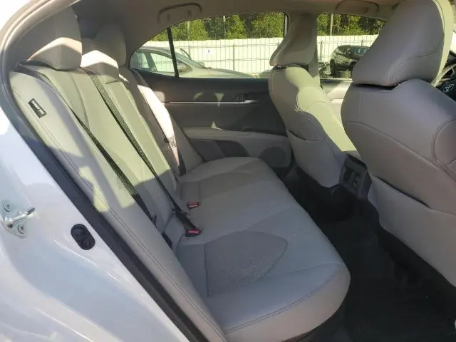 2022 TOYOTA CAMRY XLE  