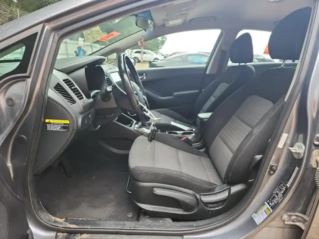 2017 KIA FORTE LX  