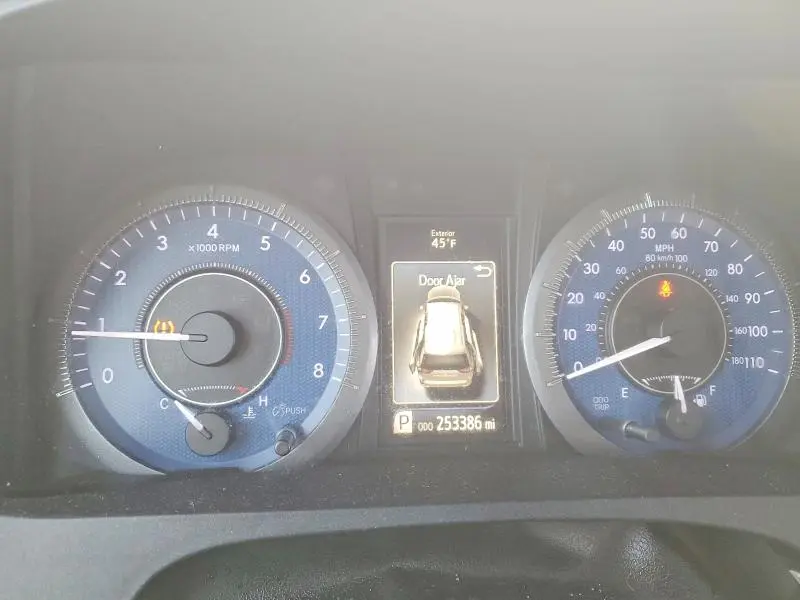 2015 TOYOTA SIENNA XLE 8-PASSENGER  