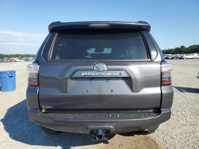 2022 TOYOTA 4RUNNER SR5  