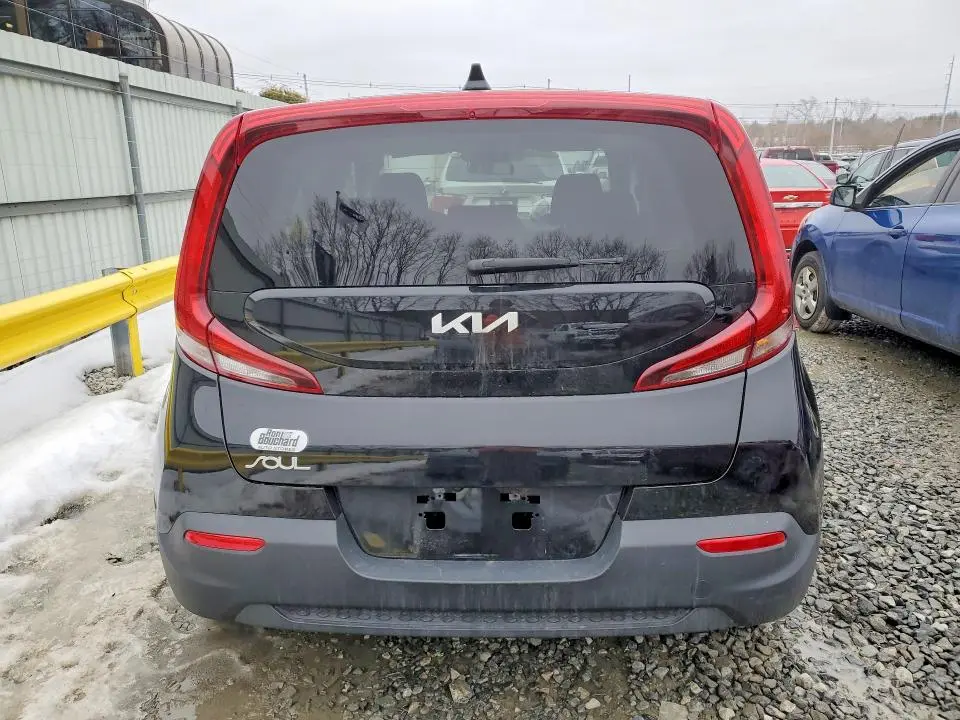 2022 KIA SOUL LX  