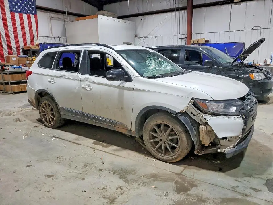 2018 MITSUBISHI OUTLANDER SE  