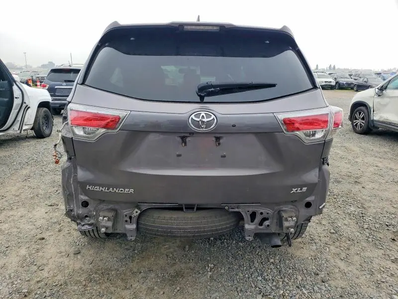 2016 TOYOTA HIGHLANDER XLE  