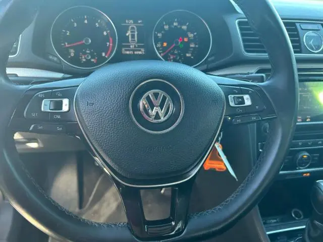 2017 VOLKSWAGEN PASSAT R-LINE  