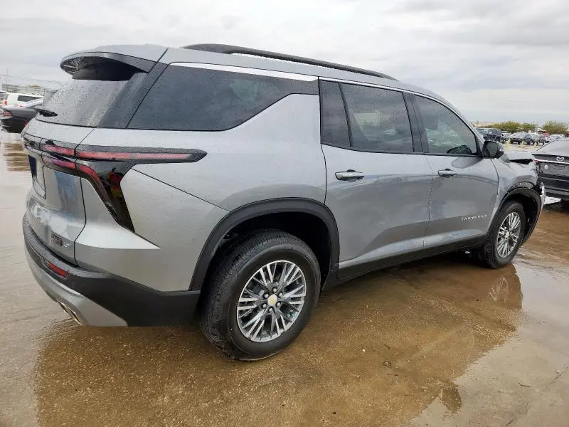 2024 CHEVROLET TRAVERSE LT  