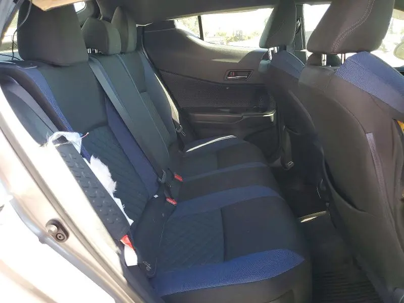 2020 TOYOTA C-HR XLE  