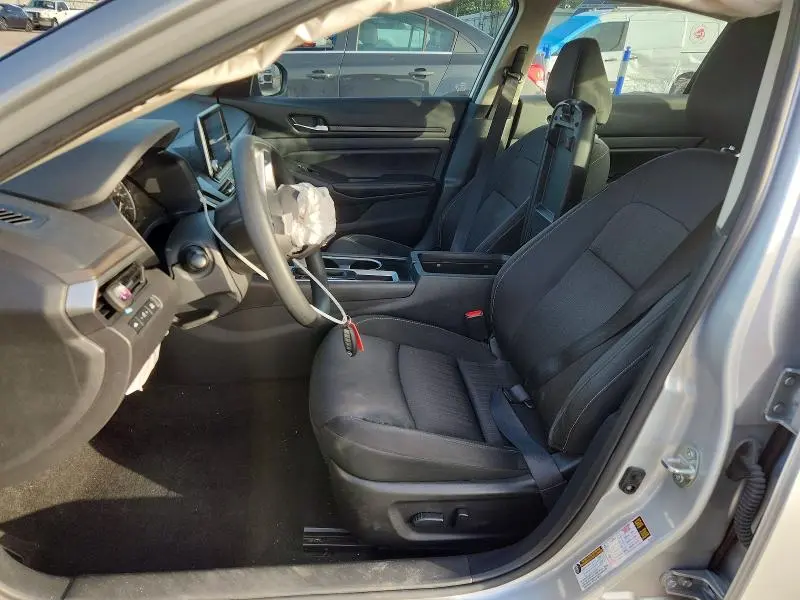 2024 NISSAN ALTIMA SV  